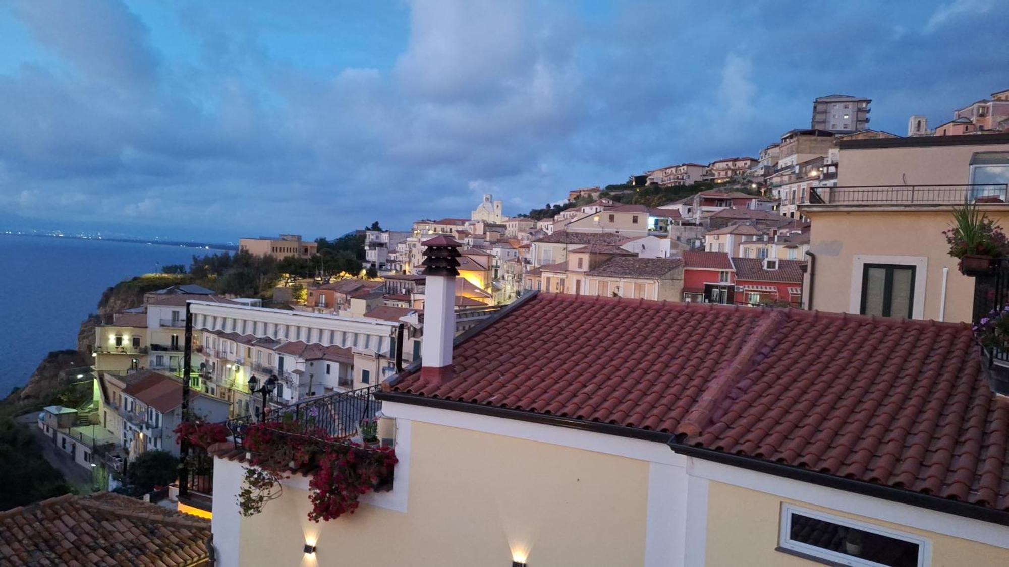Appartamento Degli Dei 皮佐 外观 照片